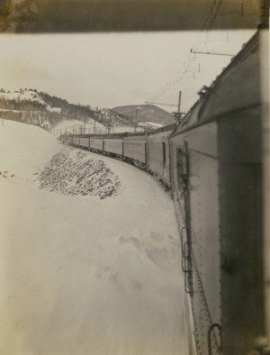 #10100 with Train #16 near Donald, January 21, 1916
