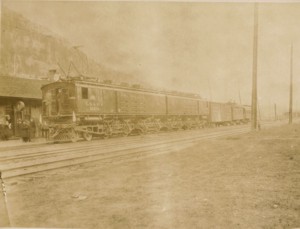 Test train arriving at Alberton
