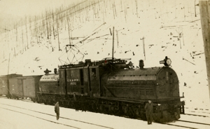 Locomotive 10252 and train at East Portal.